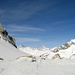 Auf dem Passo di Rotondo 2764m wie schon des öfteren in dieser Skitourensaison: Fernblick zu den grossen Berner Kings