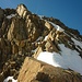 Foto vom mittleren Teil des Südgrates am Paradisin Gipfelaufbau. Der Grat wird meisten knapp rechts begangen, insbesondere die obersten Meter und der Einstieg zum Gifelaufbau.