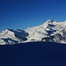 Foto vom ersten Besteigungsversuch am 2./3.3.2013:<br /><br />Phantastisches Morgenlicht! Im Zoom zeigt sich die Berninagruppe mit dem höchsten Graubündner Berg, dem Piz Bernina (4048,6m). Daneben ist der Piz Palü (3900m) und ganz links über dem Gletscher der Piz Varuna (3454m).