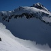 Foto vom ersten Besteigungsversuch am 2./3.3.2013:<br /><br />An Stelle des schwerigen Piz Paradisin wird im Winter mit Ski viel öfters der Nachbargipfel La Pala (3169m) bestiegen. Die gesichteten Spuren führten allerdings nicht bis zum Gipfel.