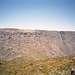 Beinahe auf Augenhöhe mit dem Tafelberg, rechts Platteklip Gorge, die Normalroute von Kapstadt aus