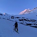 Schon am nächsten Morgen. Brunegg und Bishorn N Wand strahlen schon. Die viele Spuren sind von Schneeschuh Tourer....jedoch die Bedingung für Skifahren waren immer noch herrvorragend.