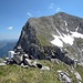 Nicht mehr weit bis zur Hint. Schlichtenkarspitze. Über das recht steile Kar geht's später abwärts.