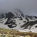 Als ich auf etwa 2700m bei der Quelle Funtauna Fraida erreichte, müsste man den Piz Ot in seiner ganzen Grösse sehen. Leider zogen jedoch dicke Wolken um den Gipfel.