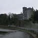 Kilkenny Castle am River Nore, der die Stadt teilt