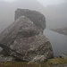 Fels an den vielen kleinen Seen des stufigen Aufstiegs