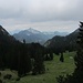 Blick zu einigen Tannheimer Hügeln beim Abstieg