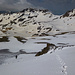 Steile Schneefelder über dem Krater des Aragats