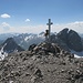 Gipfelkreuz der Marchspitze mit Großem Krottenkopf im Hintergrund