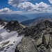 Tiefblick auf Sesvennagletscher; schön zu erkennen der Blockgrat von der Scharte zum Gipfel. [http://f.hikr.org/files/1134355.jpg Bild in Originalgröße]