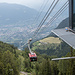 ... mit der Luftseilbahn hinunter ins Tal