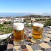 der verdiente Lohn für den langen Marsch: zwei grosse Biere auf der toll gelegenen Terrasse des Hotels Alta Montaña in Vilaflor