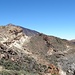 ein erstes Mal zeigt sich der Pico Teide - hinter der Degollada de Guajara