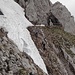 Dieses Schneefeld war das einzige Hindernis auf dem Weg vom Tomlishorn zur Terrasse der Pilatus Bergstation. Es musste unterhalb umgangen werden, etwas ausgesetzt aber gut zu machen.