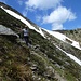 Abwärts....durch Geröll und Schnee