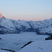 Die ersten Sonnenstrahlen am Matterhorn und Dent Blanche