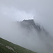 Nur selten hatten wir etwas vom an sich schönen Panorama. Wie hier zu sehen waren es höchstens kleine Löcher in den dichten Wolken.