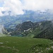 Immer wieder kleine Löcher in den Wolken, wie um uns zu zeigen dass es eigentlich eine schöne Aussicht gäbe.