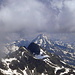 Hinter den Flüelagipfeln ragen die grossen Berge der Silvretta auf
