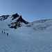 ...Il ghiacciao del Laveciau visibilmente crepacciato