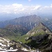 Blick Richtung Westen, bis in die Stubaier Alpen.Uber Weißspitze zeigt es sich die Tribulaunen und Habicht(nur mit Zoom).