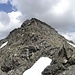 Wilde Kreuzspitze oder Picco della Croce,3132m.Rechts unten gibt es ein Schild,ist es markiert die Abstieg ins Pfitschertal
