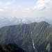 Mit Zoom konnen Sie uber den Weißspitze die beide Tribulaunen,Pflerscher(3097m) und Gschnitzer(2946m)-mitte , dann uber  Rollspitze den machtige Habicht(3277m).