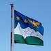 Die schöne Fahne trägt das Wappen der Gemeinde Evolène!