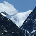 Immer wieder geht der Blick zum weißen Westgrat des Mont Brulé. Hier der Pointe Marcel Kurz 3.498m
