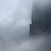Predigtstuhl Nordkante taucht aus dem Nebel auf