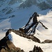 Blick vom Beginn der Kletterei zum oberen Gletscherende. Ganz links unten im Bild die Spuren eines grossen Steinschlags, der in der Nacht runterging