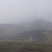 Schon nach etwa 20km hinter Reykjavík passiert man auf der Ringstrasse (Hringvegur), die um die Insel führt, den ersten grösseren Berg. Obwohl der Vífilsfell nur 655m hoch ist, bekam ich wegen Nebel und Regen seinen Gipfel nicht zu Gesicht. Am erloschenen Vulkan ist bei genügend Schnee im Winter ein kleines Skigebiet geöffnet.