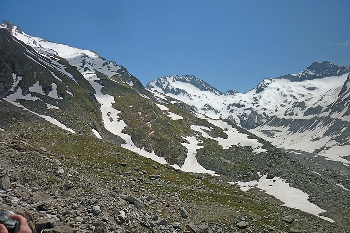 Die Hütte ist bereits in Sicht. - Fotos [hikr.org]