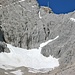 Kurz vor dem Höllentalferner, einzelne Bergsteiger sind zu erkennen und kurz vor dem Einstieg in den Klettersteig