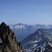Am unnahbaren Fluchthorn-Nordgipfel vorbei schweift der Blick ins Verwall und in die Allgäuer Alpen