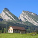 Oberhalb der Alp Sellamatt kommen die Churfirsten in das Blickfeld