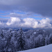 Spiel der Wolken über dem frisch verschneiten Züri Oberland (Foto [U sglider])