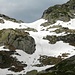 Il nevaio da risalire per giungere alla bocchetta d'Arbola (Albrun Pass). La traccia sale sulla destra ed è meno ripido di quello che la foto lascia immaginare.