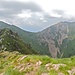 Aussicht von der Cima di Caneto. Von links nach rechts: Monte Ziccher, Bocchetta di S. Antonio, Grat der zum Pizzo Formalone führt.