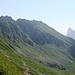 Die Chrumfadenflue von Süden. Hinten das Stockhorn.