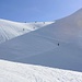 Die steilste Stelle am ersten Tag auf Ski ist gleich nach Tourenbeginn der Aufstieg in den Sattel nördlich P.2911m.