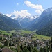 Start im sehr touristischen Engelberg - man kann die 30-Grad Bruthitze auf dem Bild fast spühren