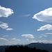 Nach vier Stunden zurück auf der Haggenegg, am Himmel ein paar geföhnte Wolken.