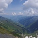 Blick vom Gipfel des Piz Zamuor Richtung Val Lumnezia.