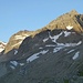 Morgenstimmung: auf der Moräne im Schatten führt der Weg zum Gletscher