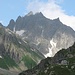 Etzlihütte et Sunnig Wichel depuis la montée dans le Chrüzlital