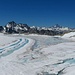 Lago proglaciale del Chüebodengletscher al Gerenpass. Da sinistra verso destra: Pizzo Gallina, Finsteraarhorn, Lauteraarhorn.