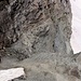 Spannender Wegverlauf bei der Felsbarriere oberhalb des Wasserfalls