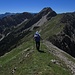 Noch geht`s angenehm auf Gras dahin...<br /><br />Si procede piacevolemente su pezzi di prato..