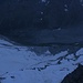 Foto vom zweiten Besteigungsversuch am 2./3.8.2013:<br /><br />Tiefblick aus der Flanke auf etwa 3800m bei Tagesanbruch.